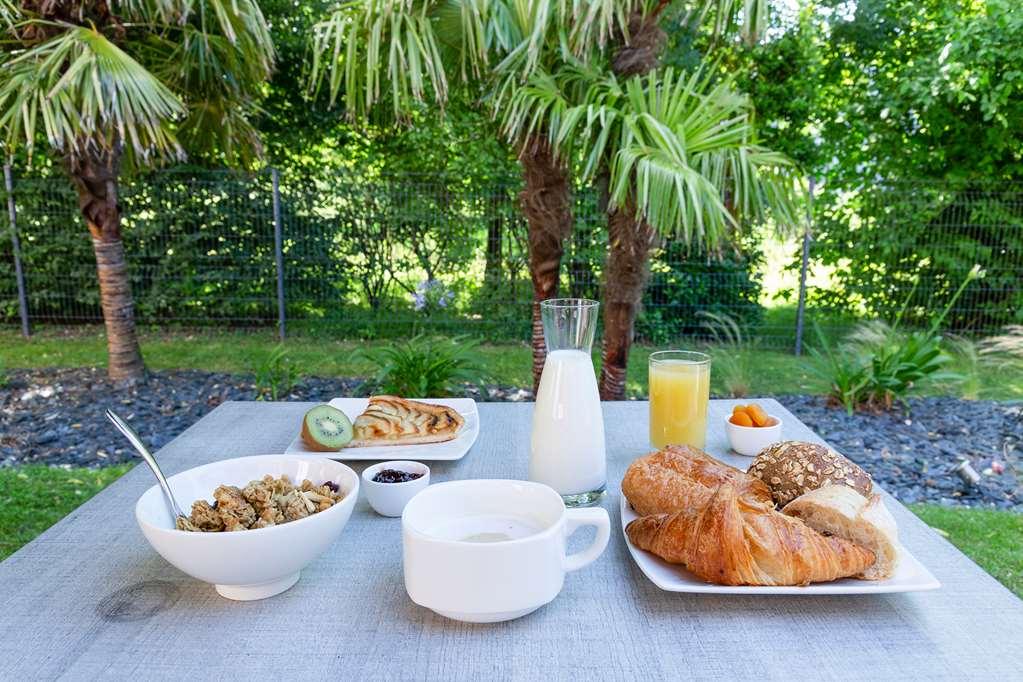 The Originals Boutique Hotel Restaurant Saint James, Montaigu-Vendee Ausstattung foto