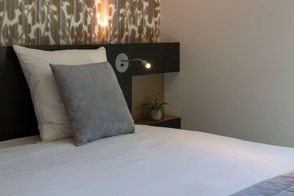 The Originals Boutique Hotel Restaurant Saint James, Montaigu-Vendee Zimmer foto
