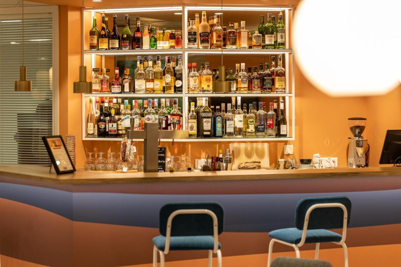 The Originals Boutique Hotel Restaurant Saint James, Montaigu-Vendee Exterior foto