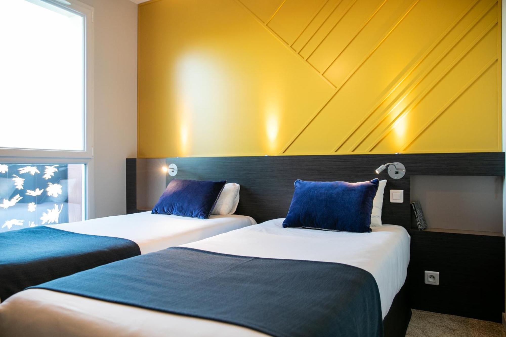 The Originals Boutique Hotel Restaurant Saint James, Montaigu-Vendee Exterior foto